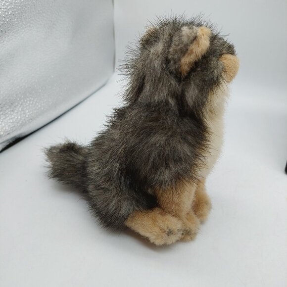 Defender Wildlife Wolf Realistic Plush Gray Brown Stuffed Kids Planet 5" - Picture 6 of 8